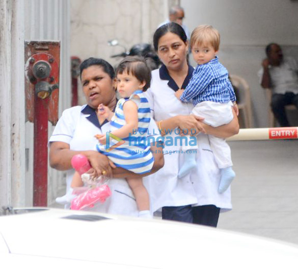 karan johars kids yash and roohi snapped after play school in bandra 4