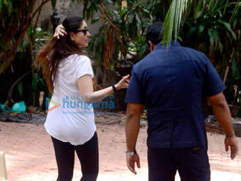 Kareena Kapoor Khan spotted after dance rehearsals in Bandra