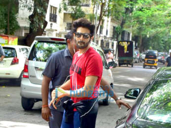 Kartik Aaryan spotted at gym in Bandra