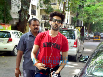 Kartik Aaryan spotted at gym in Bandra