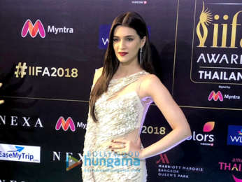 Kriti Sanon, Shraddha Kapoor, Anil Kapoor, Varun Dhawan and others snapped at the green carpet of IIFA Rocks 2018