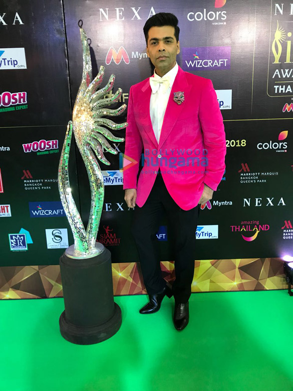 kriti sanon shraddha kapoor anil kapoor varun dhawan and others snapped at the green carpet of iifa rocks 20187 1