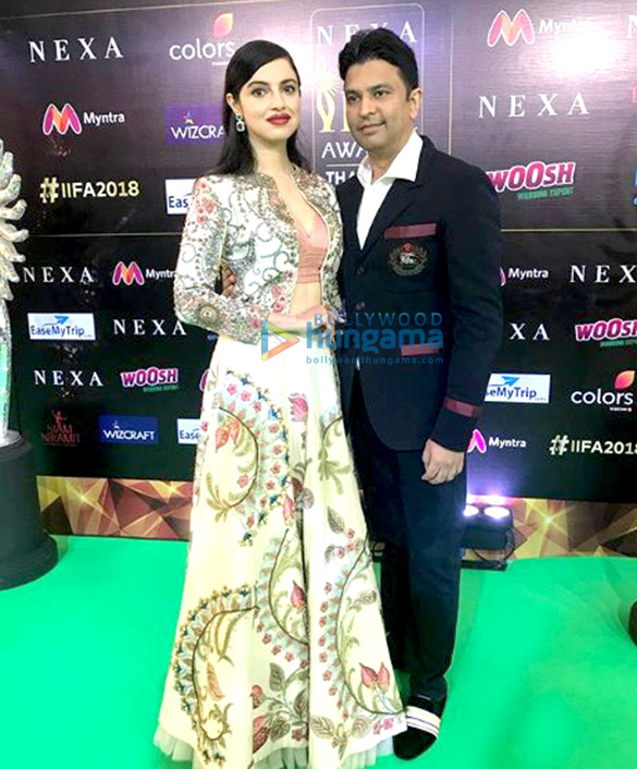 kriti sanon shraddha kapoor anil kapoor varun dhawan and others snapped at the green carpet of iifa rocks 20187 5