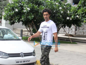 Kunal Kapoor snapped with family at BKC