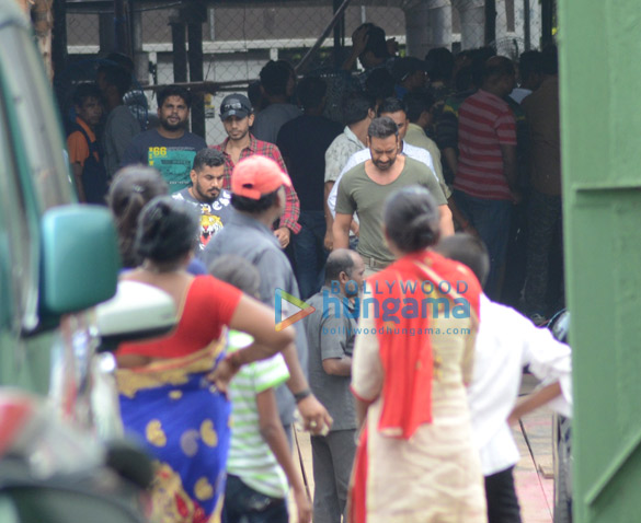 madhuri dixit ajay devgn and anil kapoor snapped on the location of total dhamaal 3