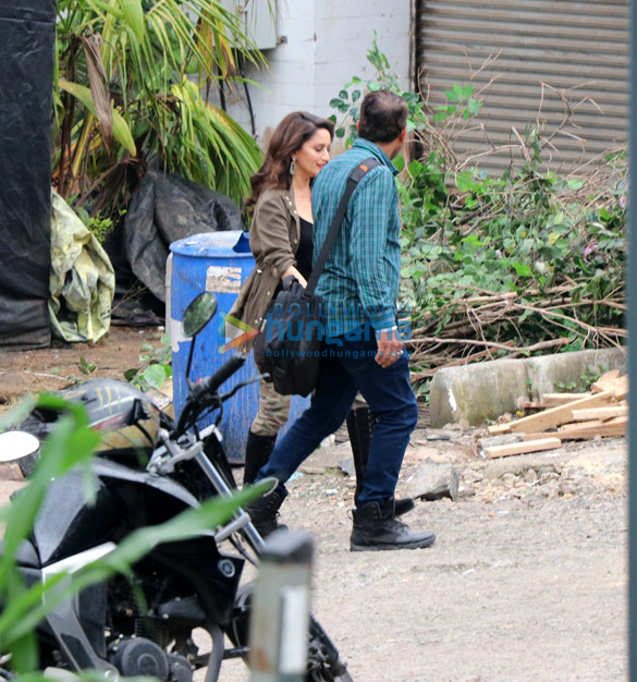 madhuri dixit ajay devgn and anil kapoor snapped on the location of total dhamaal 4