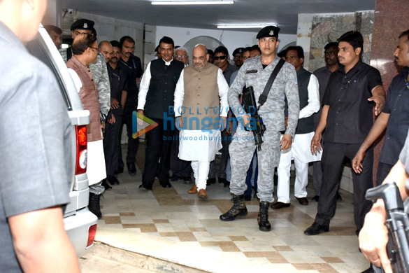 madhuri dixit snapped meeting amit shah 2