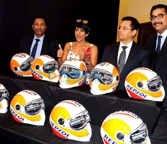 mandira bedi snapped at top gear event 3