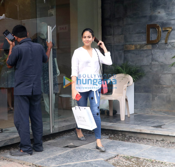 Mira Rajput spotted at a store