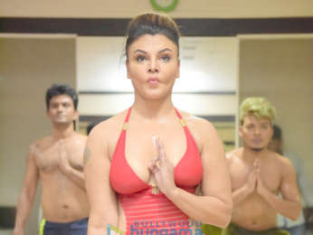Rakhi Sawant and Arshi Khan snapped practicing yoga on International Yoga Day
