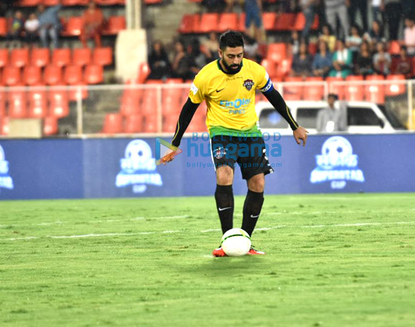 ranbir kapoor abhishek bachchan ishaan khatter and others snapped at football match in pune 3