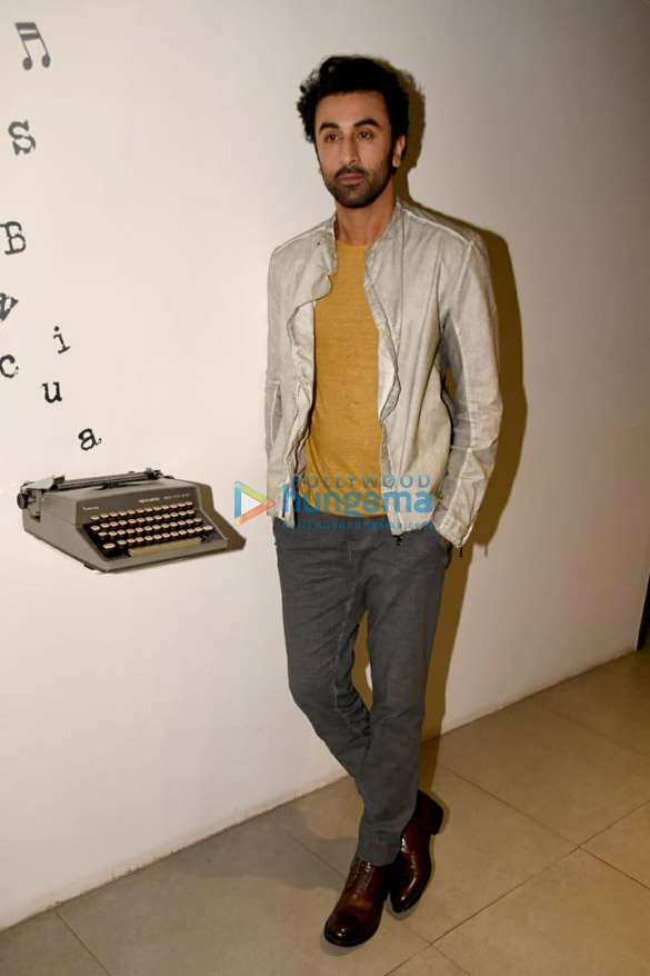 ranbir kapoor and rajkumar hirani snapped promoting their film sanju 7