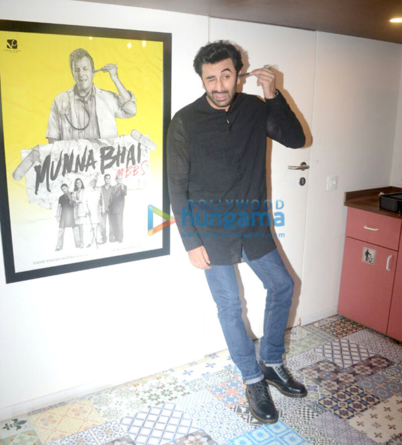 ranbir kapoor snapped at rajkumar hiranis office in andheri 5