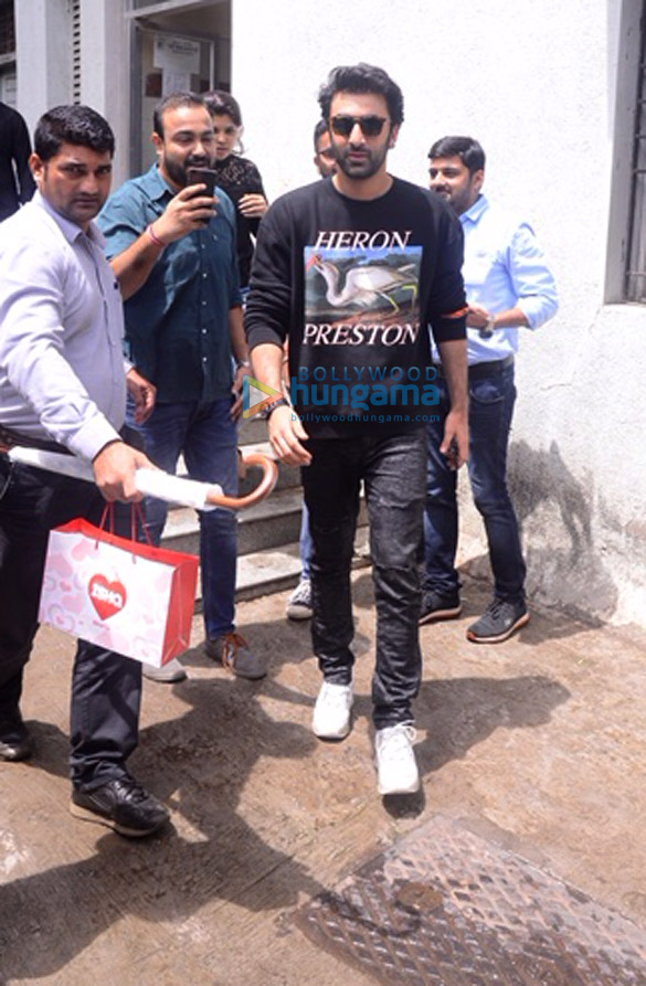 ranbir kapoor spotted in mumbai 2