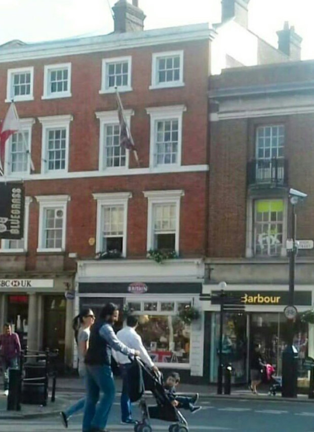SNEAK-PEEK Images of Kareena Kapoor Khan and Saif Ali Khan taking their tot Taimur Ali Khan on a pram ride in London has gone VIRAL! 