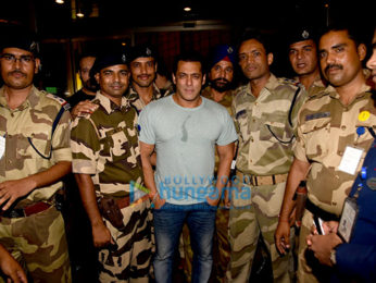 Salman Khan, Jacqueline Fernandez, Janhvi Kapoor, Bipasha Basu and others snapped at the airport