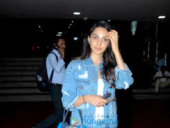 Salman Khan, Jacqueline Fernandez, Janhvi Kapoor, Bipasha Basu and others snapped at the airport