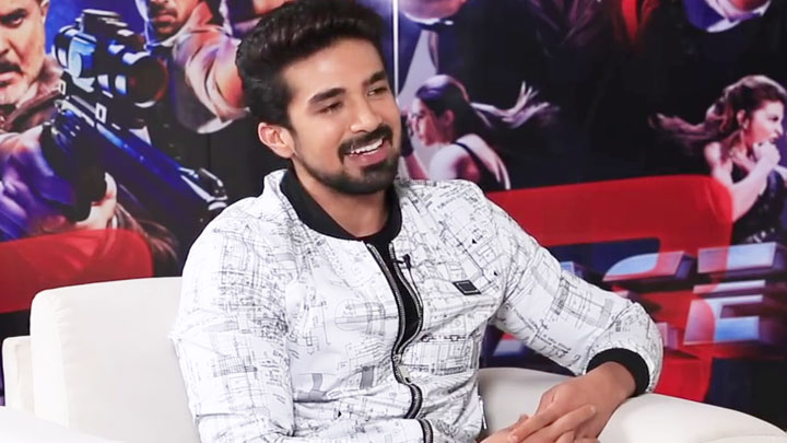 Saqib Saleem: “As growing up, I was SRK fan…” | RAPID FIRE | Salman | Aamir | Jacqueline Saqib Saleem: “As growing up, I was SRK fan…” | RAPID FIRE | Salman | Aamir | Jacqueline
