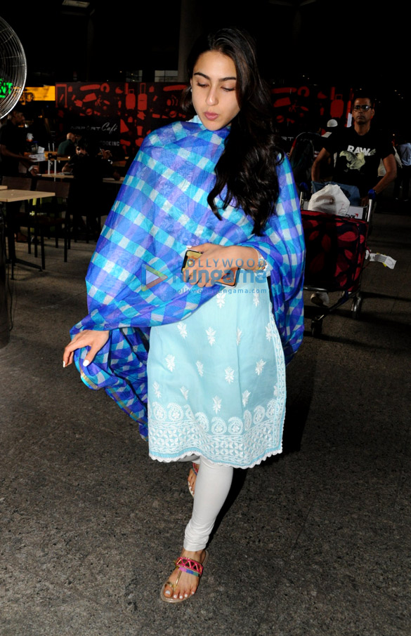 sara ali khan snapped at the airport while returning from hyderabad schedule of simmba 2