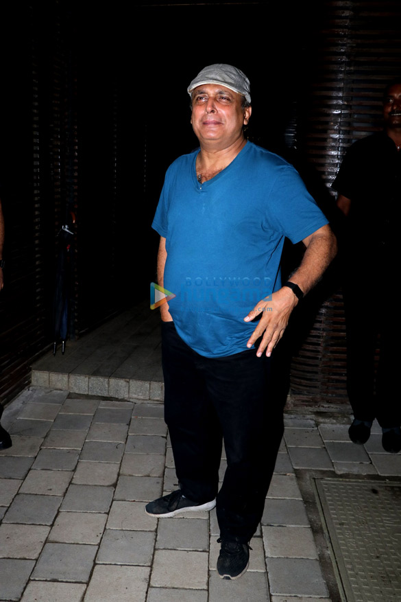 shah rukh khan anushka sharma and others snapped at aanand l rai s birthday bash 10