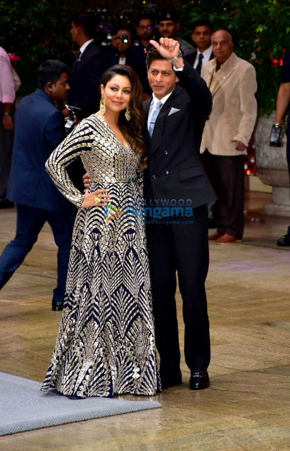shah rukh khan gauri khan ranbir kapoor and other celebs snapped attending akash and shlokas engagement ceremony 5