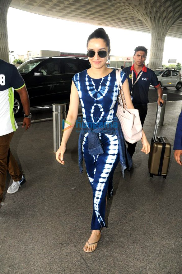Shraddha Kapoor, Suniel Shetty, Urvashi Rautela and others snapped at the airport Shraddha Kapoor, Suniel Shetty, Urvashi Rautela and others snapped at the airport