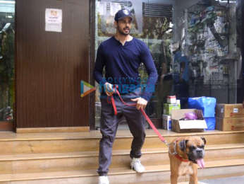 Sidharth Malhotra spotted at a dog' hospital in Bandra