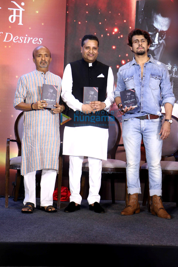 sonu nigam launches basant chaudharys book chaahaton ke saaye mein 3