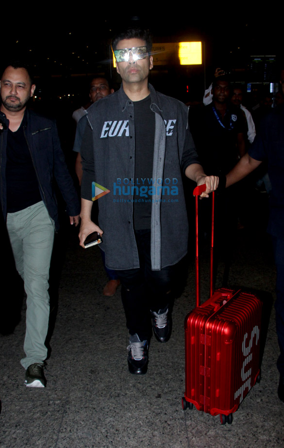 varun dhawan arjun kapoor parineeti chopra bobby deol and others snapped at the airport 2