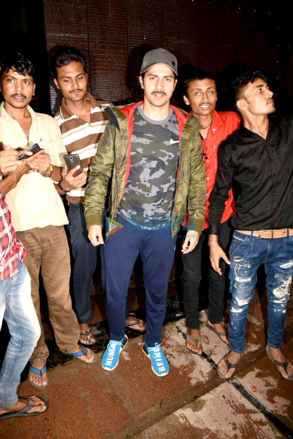 Varun Dhawan snapped outside the gym in Juhu Varun Dhawan snapped outside the gym in Juhu