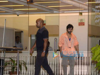Varun Dhawan spotted at Hinduja hospital to see his newborn niece