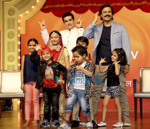 vivek oberoi and omung kumar snapped at zee tv indias best dramebaaz press conference 6