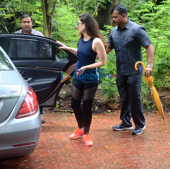 kareena kapoor spotted at dance rehearsal in bandra 3