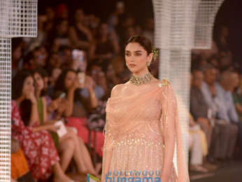 Aditi Rao Hydari walks the ramp for Tarun Tahiliani at India Couture Week 2018