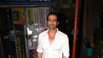 Arjun Rampal snapped at Pali Bhavan in Bandra