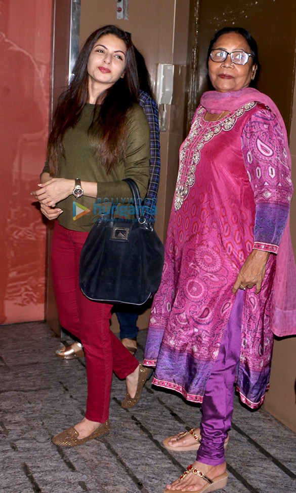 bhagyashree snapped at pvr juhu 3