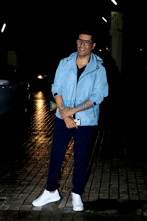 celebs grace the special screening of dhadak 10