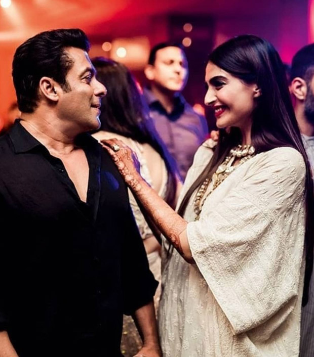 Here are some of the UNSEEN MOMENTS of Shah Rukh Khan, Salman Khan, Varun Dhawan and others from Sonam Kapoor - Anand Ahuja's wedding Here are some of the UNSEEN MOMENTS of Shah Rukh Khan, Salman Khan, Varun Dhawan and others from Sonam Kapoor - Anand Ahuja's wedding