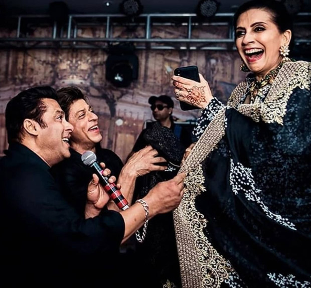Here are some of the UNSEEN MOMENTS of Shah Rukh Khan, Salman Khan, Varun Dhawan and others from Sonam Kapoor - Anand Ahuja's wedding Here are some of the UNSEEN MOMENTS of Shah Rukh Khan, Salman Khan, Varun Dhawan and others from Sonam Kapoor - Anand Ahuja's wedding