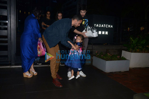 imran khan snapped with family at yauatcha in bkc 3