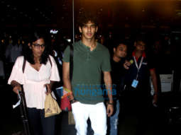 Ishaan Khatter, Janhvi Kapoor, Karisma Kapoor and others snapped at the airport