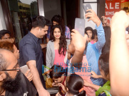 Janhvi Kapoor, Khushi Kapoor, Shanaya Kapoor and others snapped in Bandra