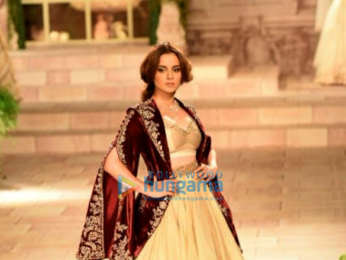 Kangana Ranaut walk the ramp for Anju Modi at India Couture Week 2018