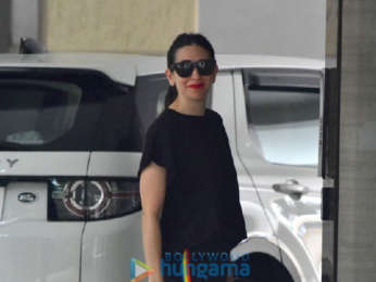 Kareena Kapoor Khan and Karisma Kapoor spotted at Babita’s house