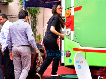 Kareena Kapoor Khan snapped shooting at Mehboob studio