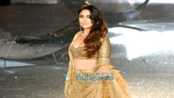 Kareena Kapoor Khan walks the ramp for Falguni and Shane Peacock at India Couture Week 2018