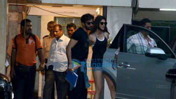 Kartik Aaryan, Kriti Sanon and others snapped in Bandra