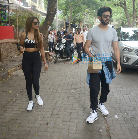 Dimpal Sharma Sex Vedio - Kartik Aaryan spotted with girlfriend Dimple Sharma at Bandra | Dimple  Sharma, Kartik Aaryan Images - Bollywood Hungama