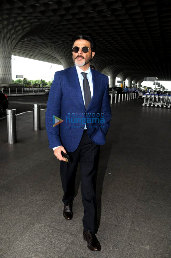 kriti sanon hema malini and anil kapoor snapped at the airport 9
