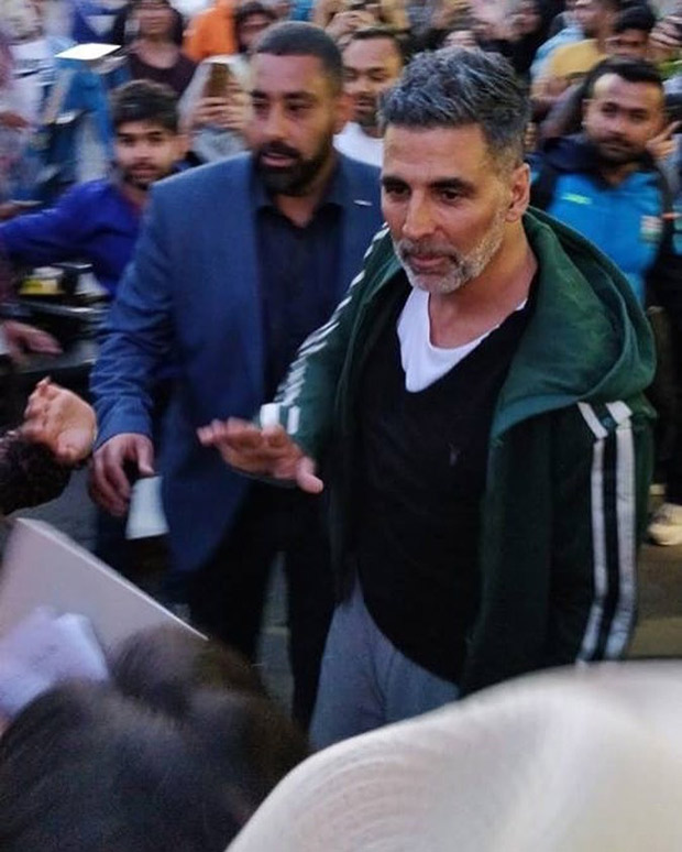 ON THE SETS: Akshay Kumar sports a salt and pepper look on Housefull 4 sets in London
